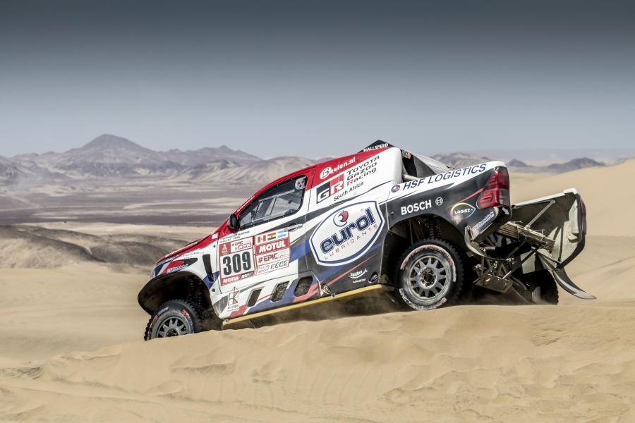  Toyota Hilux Evo Rally Dakar 2018 года  (фото 5 из 6)
